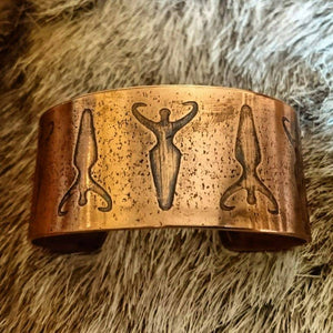 The Goddess Armband symbol of the feminine fertility