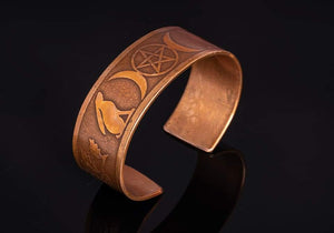 Wiccan Triple Moon Pentagram, Hares and Oakleaf Cuff Bracelet Armband